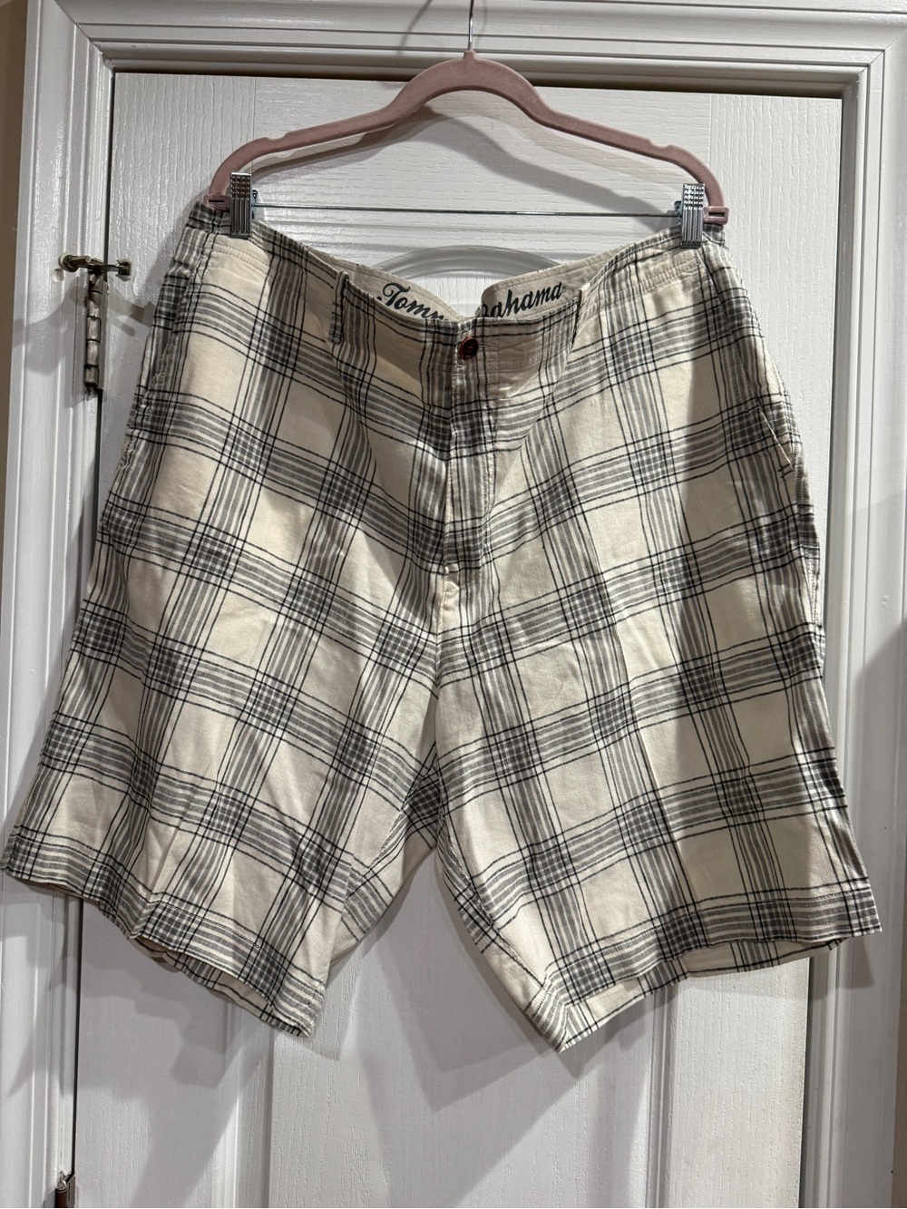 Tommy Bahama Cream and Black Plaid Flat Front Men’s Shorts